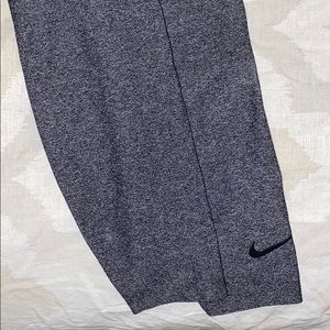 Dark grey Nike tights